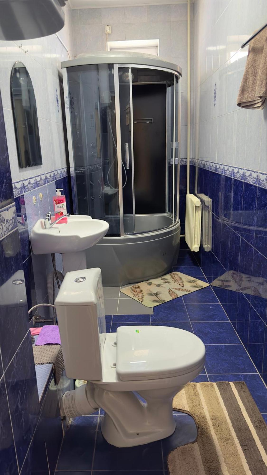 מלון בישקק Lotos מראה חיצוני תמונה